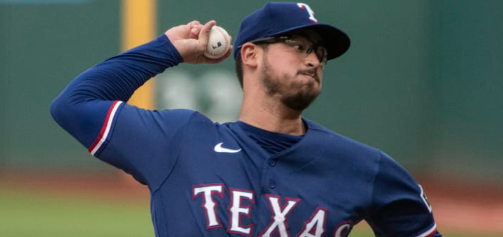 LANZADOR DE LOS RANGERS EN DUELO ANTE GUARDIANS