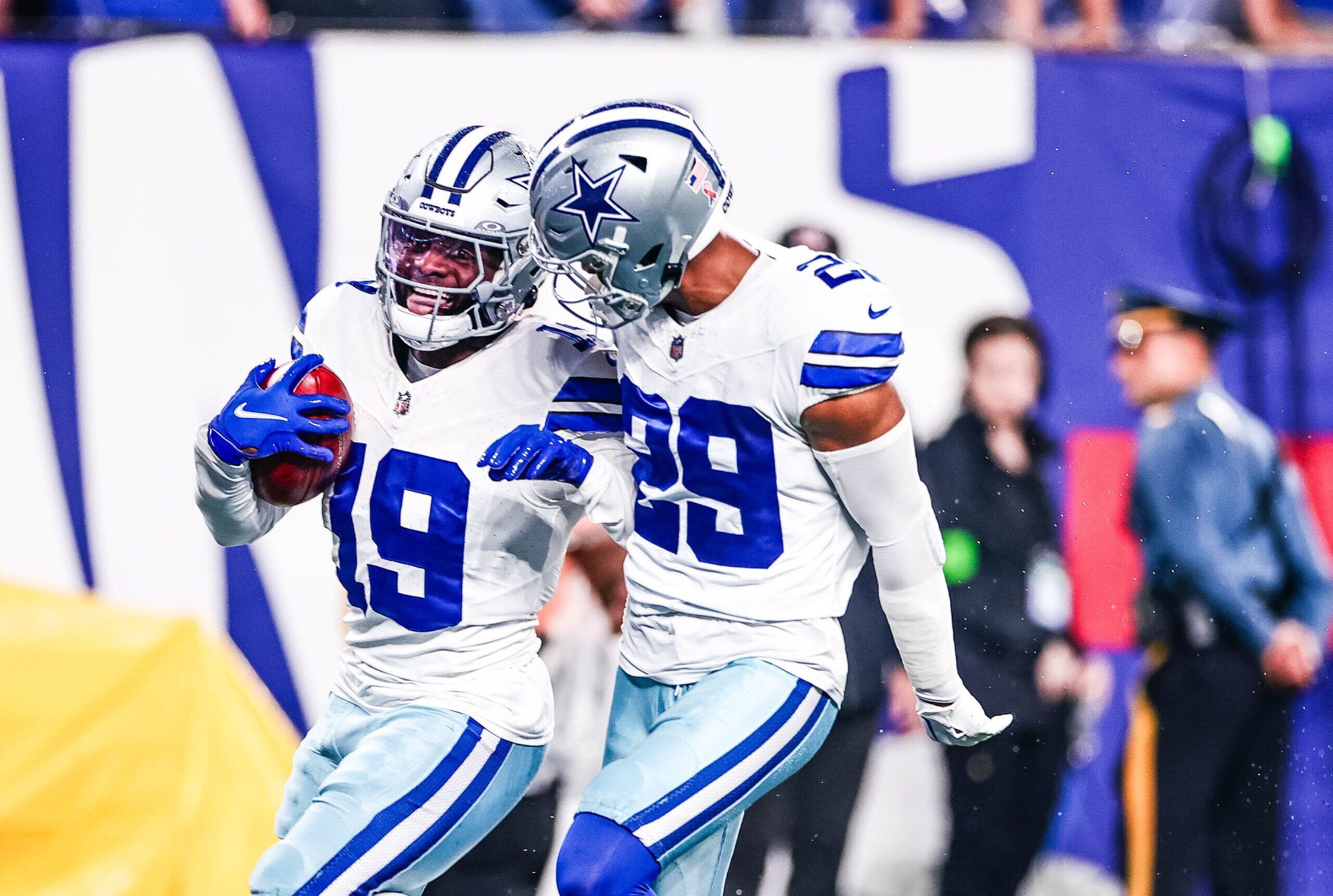 DALLAS DOMINÓ A LOS GIANTS POR PALIZA DE 40-0