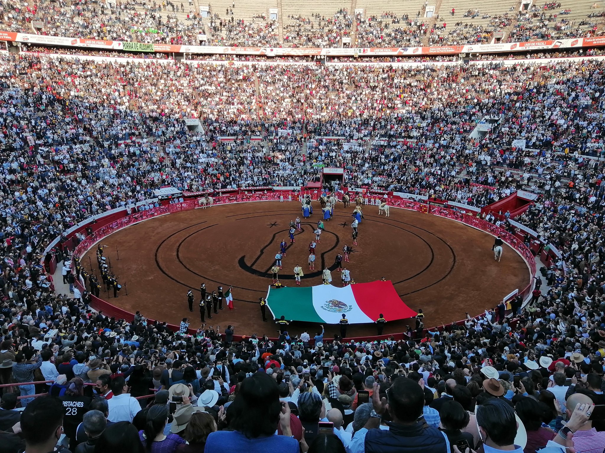 ¿QUÉ PASARA CON LAS CORRIDAS DE TOROS EN LA PLAZA MÉXICO?