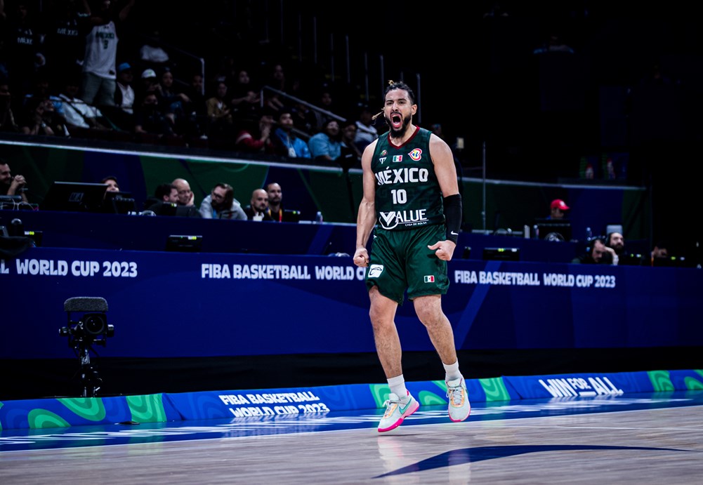 GABRIEL GIRÓN FESTEJA EN EL TRIUNFO DE MÉXICO ANTE JORDANIA