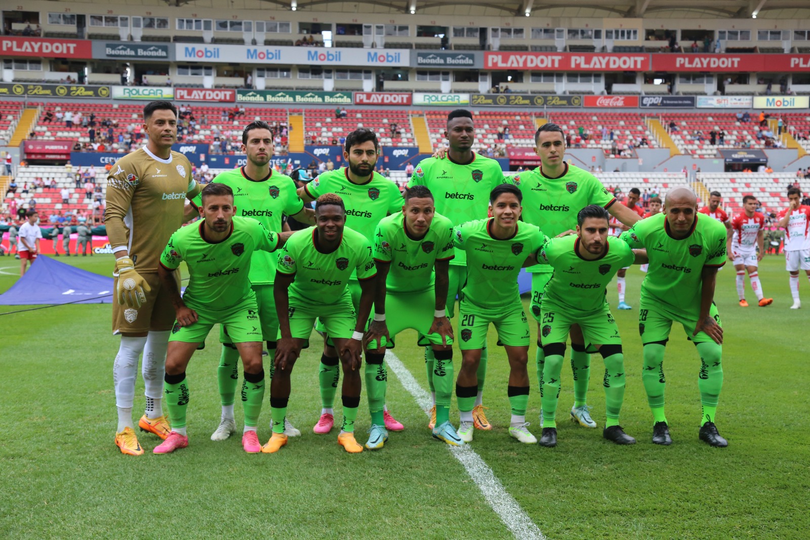 EL EQUIPO DE JUÁREZ POSA PARA LA FOTO