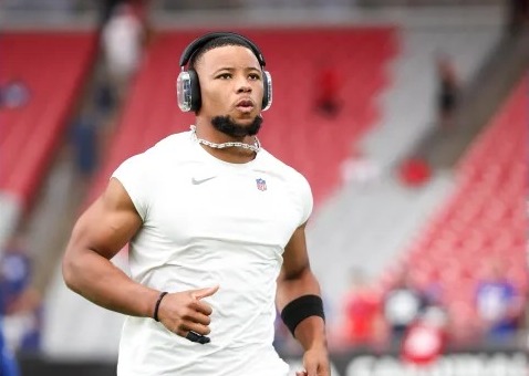 SAQUON BARKLEY DURANTE EL CALENTAMIENTO ANTES DEL PARTIDO DEL DOMINGO ANTE ARIZONA