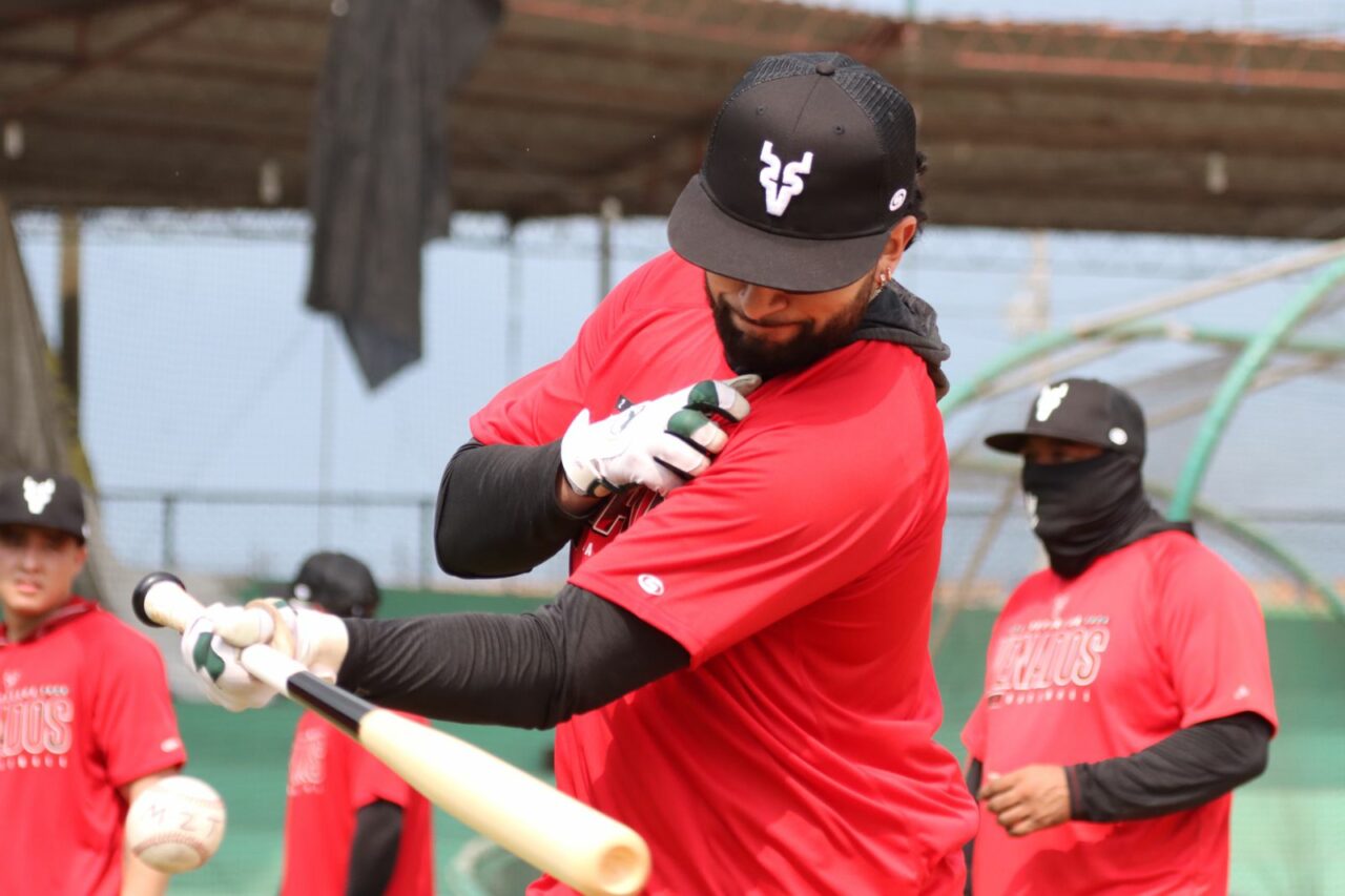 VENADOS SUDA FUERTA LA CAMISETA EN SU SEGUNDO DIA DE TRABAJO