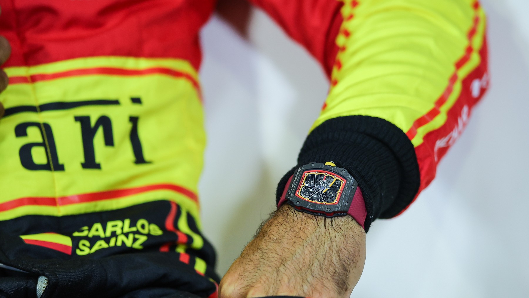 EL COSTOSO RELOJ QUE ROBARON A CARLOS SAINZ, Y QUE ÉL MISMO RECUPERÓ