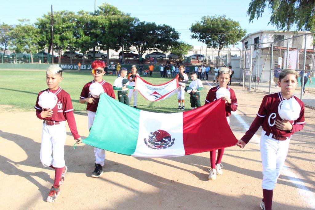 Jugadores con la bandera de México