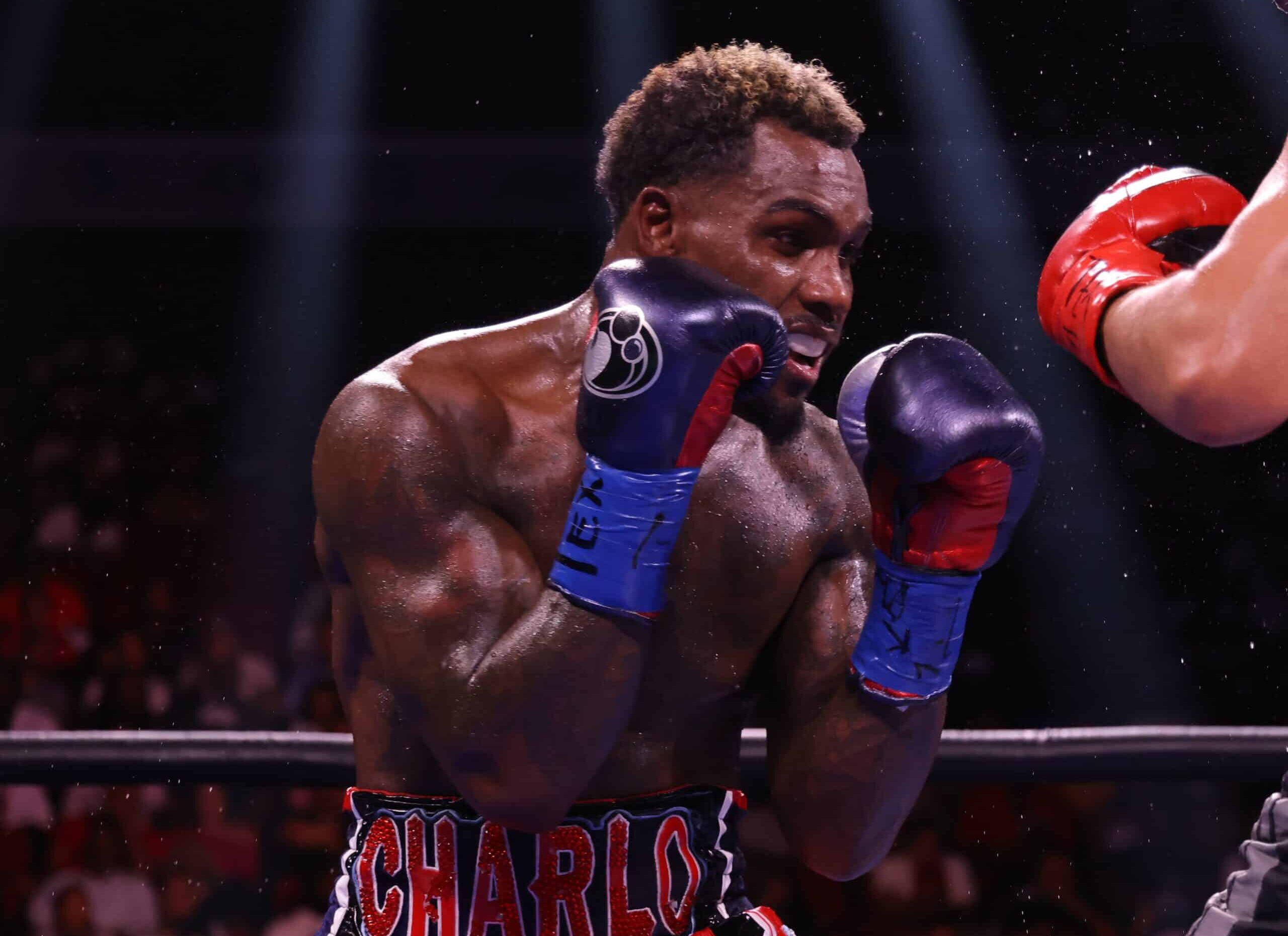 JERMALL CHARLO DURANTE UNA PELEA DE BOXEO DE HACE AÑOS