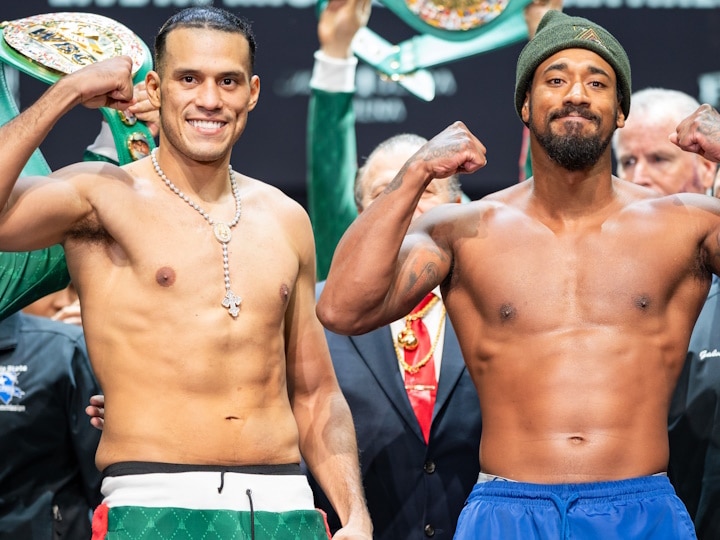 DAVID BENAVÍDEZ A LA IZQUIERDA Y DEMETRIUS ANDRADE A LA DERECHA, CARA A CARA TRAS EL PESAJE