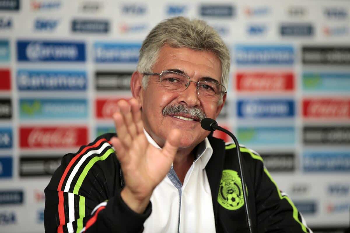 El ex director técnico de la Selección Mexicana revela que le impusieron jugadores en su plantilla.