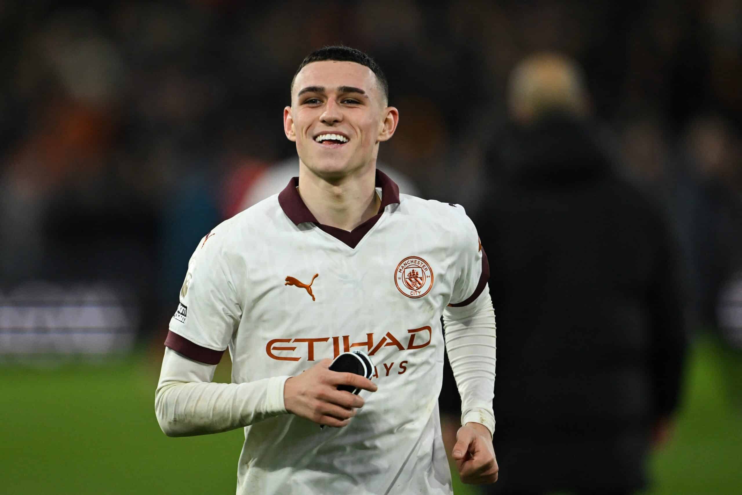 Phil Foden en partido de la Premier League con el Manchester City.