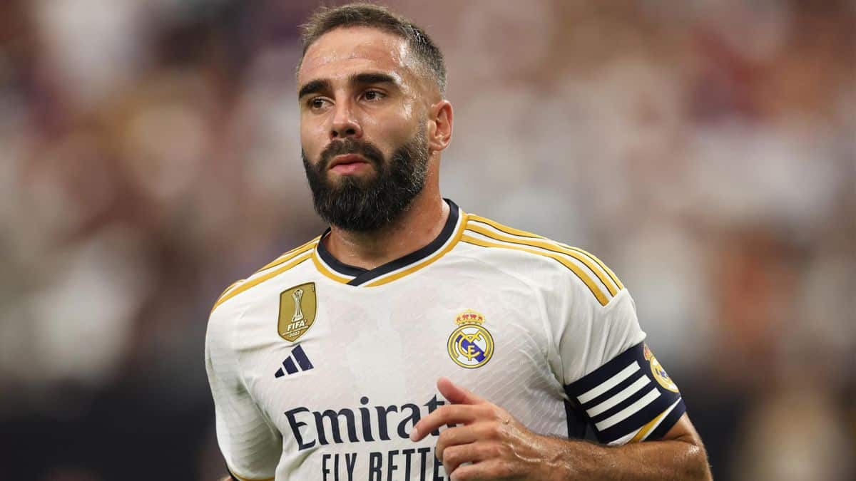 Dani Carvajal al finalizar un encuentro de la Liga de España con el Real Madrid.