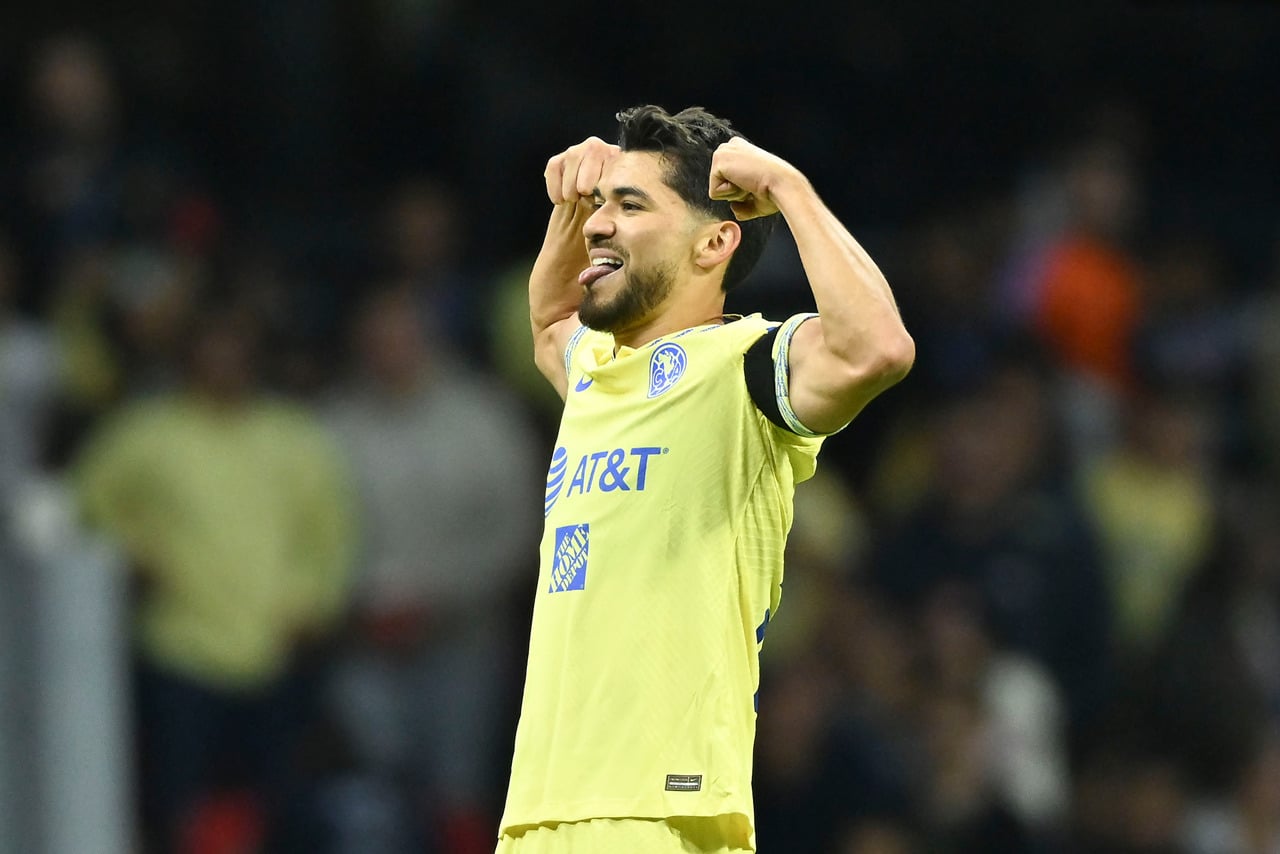 Henry Martin festeja gol en Liguilla con el Club América.