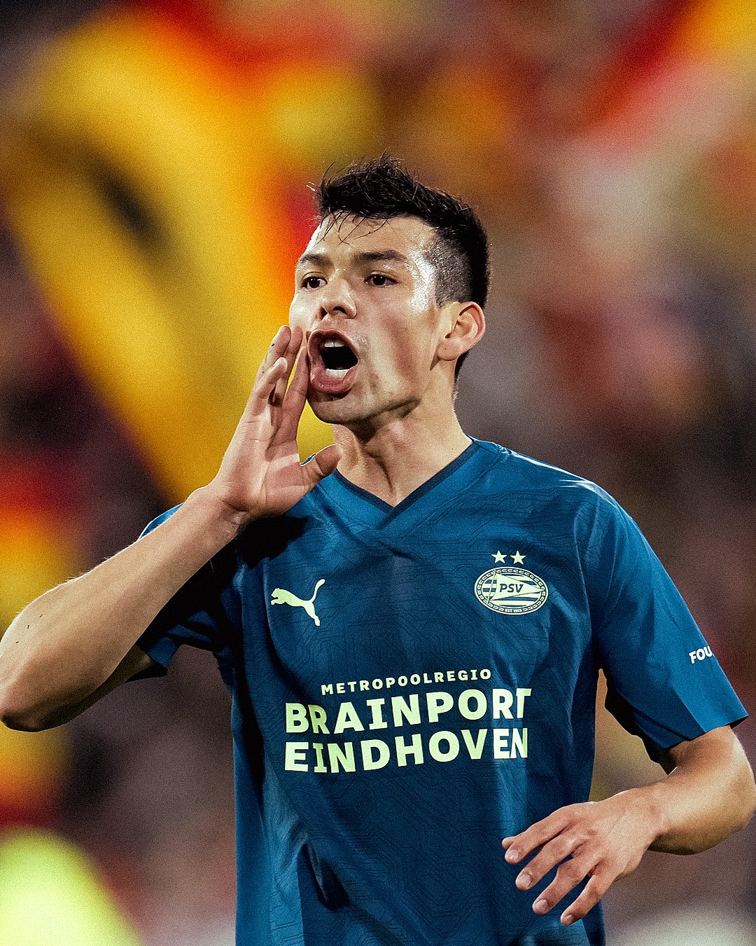Hirving Lozano en juego de la Eredivisie con el PSV.