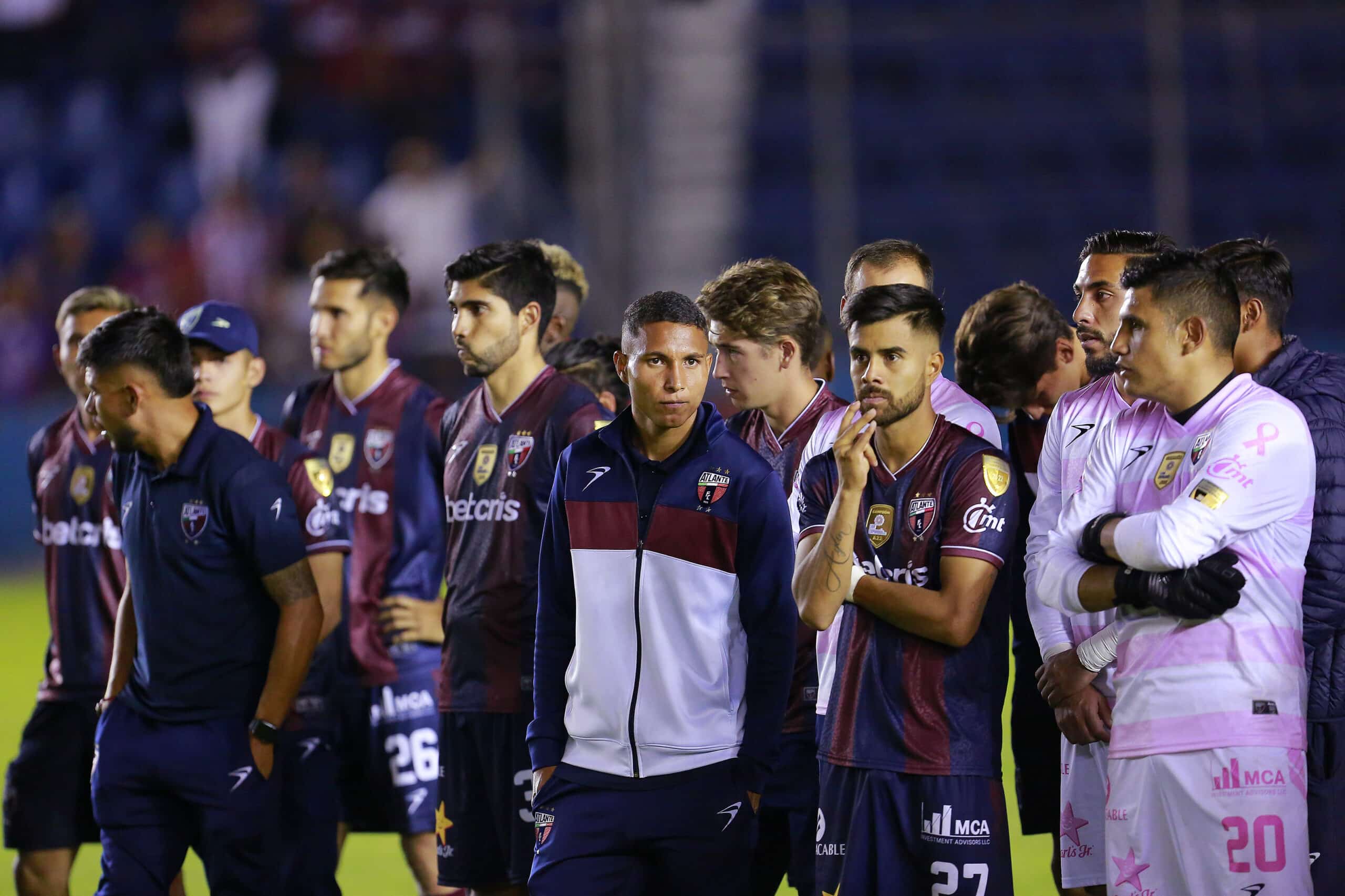 Jugadores de Atlante al finalizar un partido de la Liga de Expansión MX.