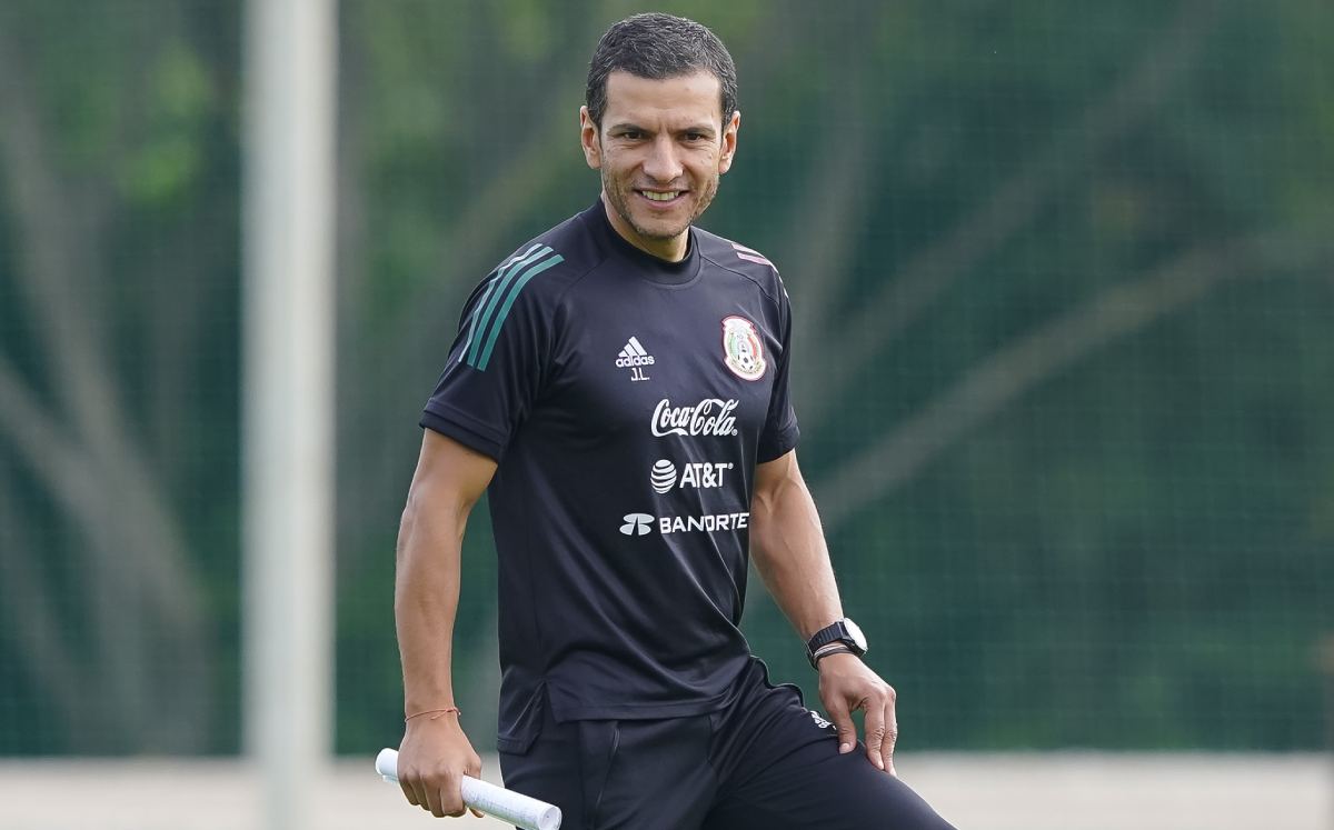 Jaime Lozano en entrenamiento de la Selección Mexicana.