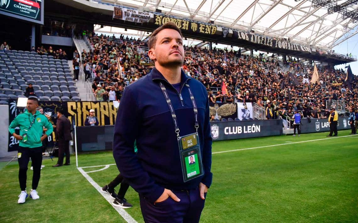 Nicolás Larcamón en partido del Mundial de Clubes con el León.