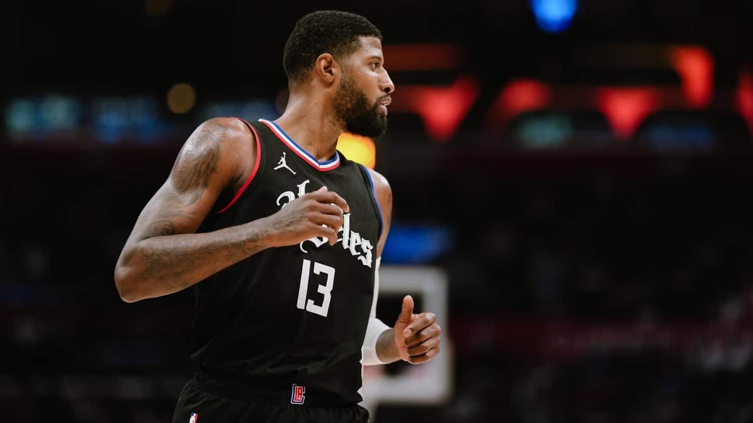 PAUL GEORGE DURANTE UN JUEGO CON LOS CLIPPERS