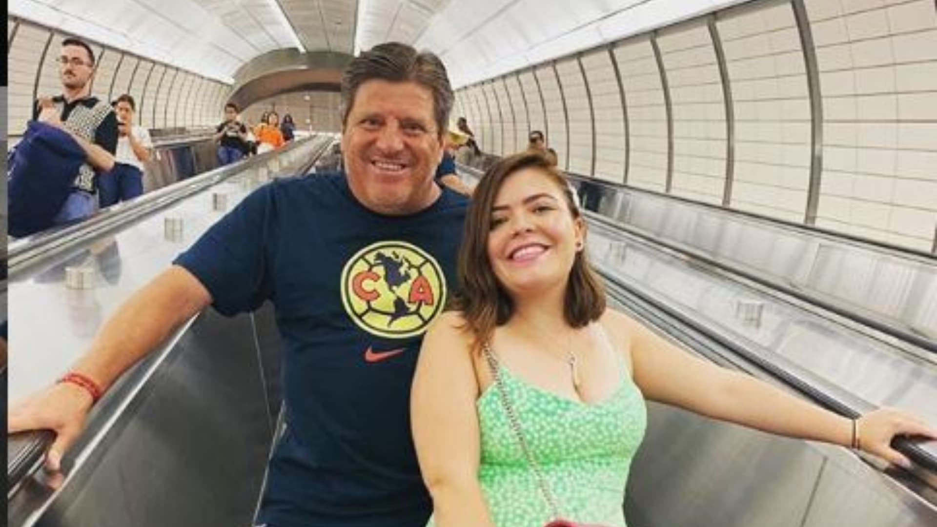 Miguel Herrera y su hija en la Ciudad de México.
