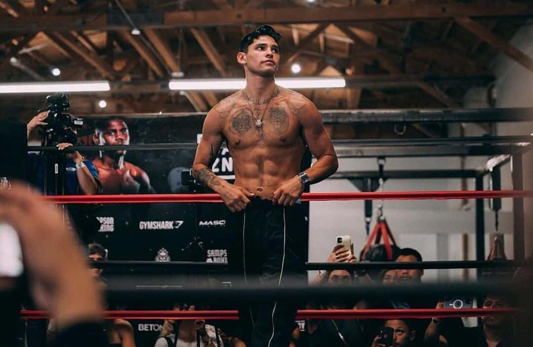 RYAN GARCÍA DURANTE UN ENTRENAMIENTO DE BOXEO