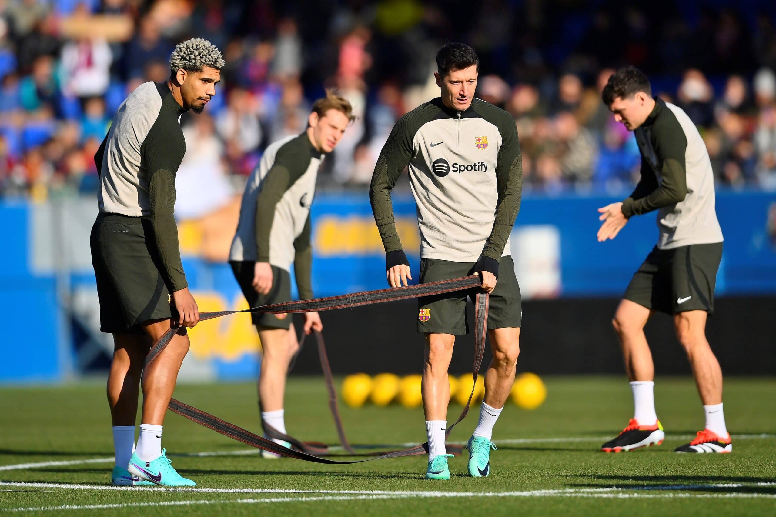 Jugadores del Barcelona en entrenamiento previo al juego ante Las Palmas.