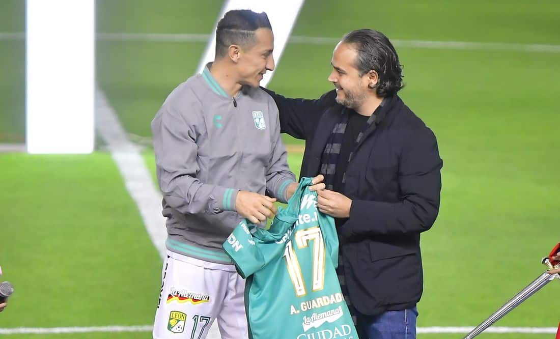 ANDRÉS GUARADO EN SU PRESENTACIÓN