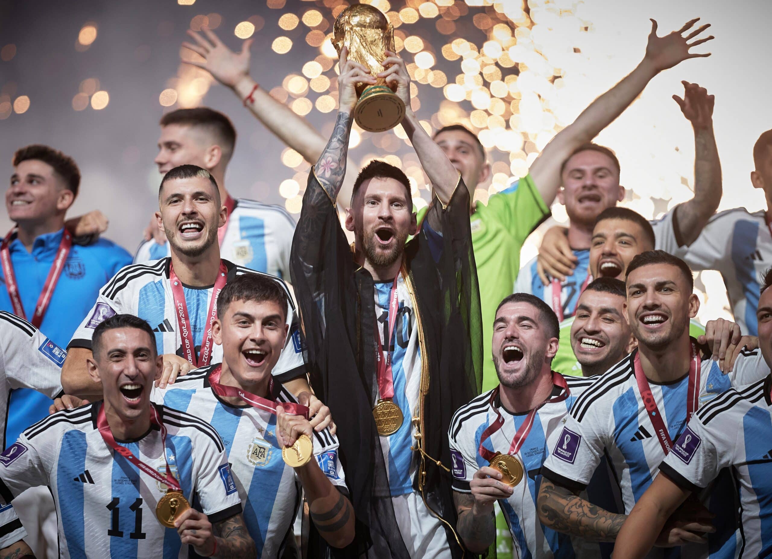 LA SELECCIÓN DE ARGENTINA CELEBRA EL TRIUNFO EN EL MUNDIAL DE QATAR 2022