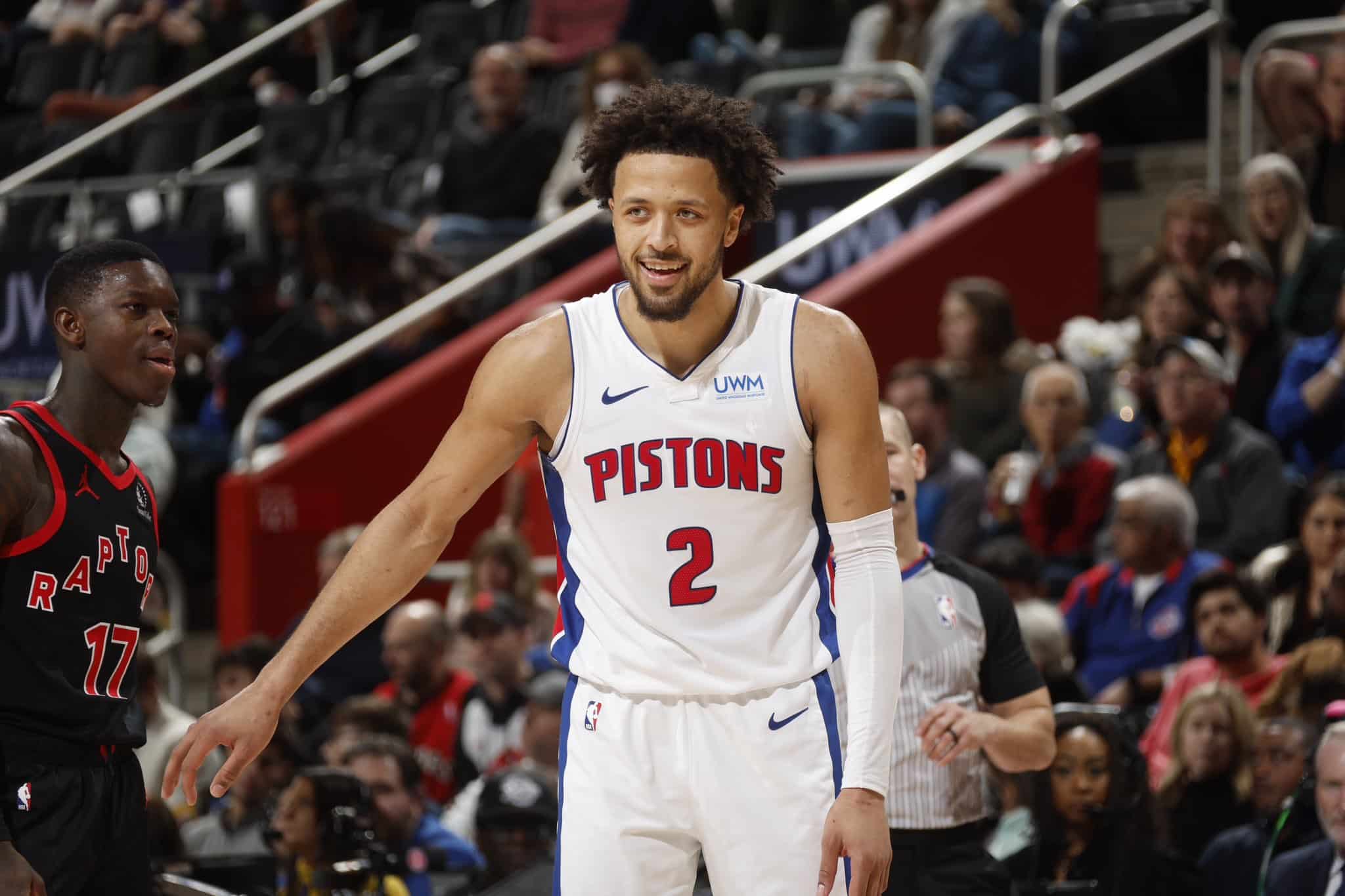 CADE CUNNINGHAM DE LOS PISTONS DURANTE UN JUEGO EN LA NBA