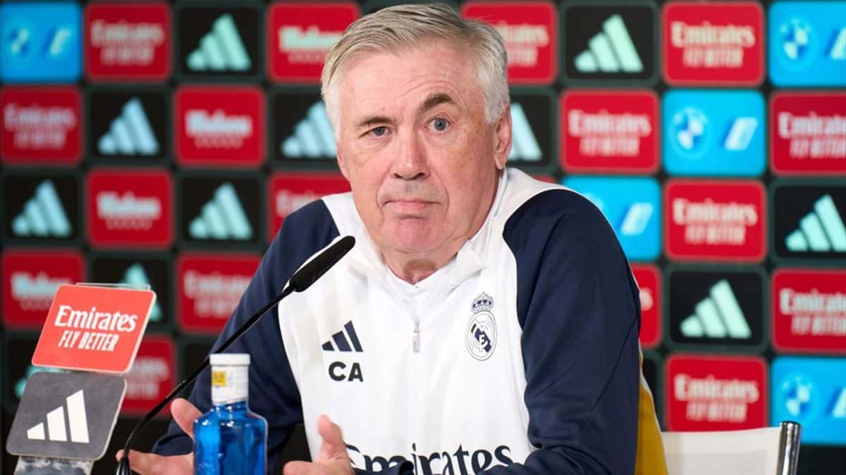 Carlo Ancelotti en rueda de prensa con el Real Madrid.