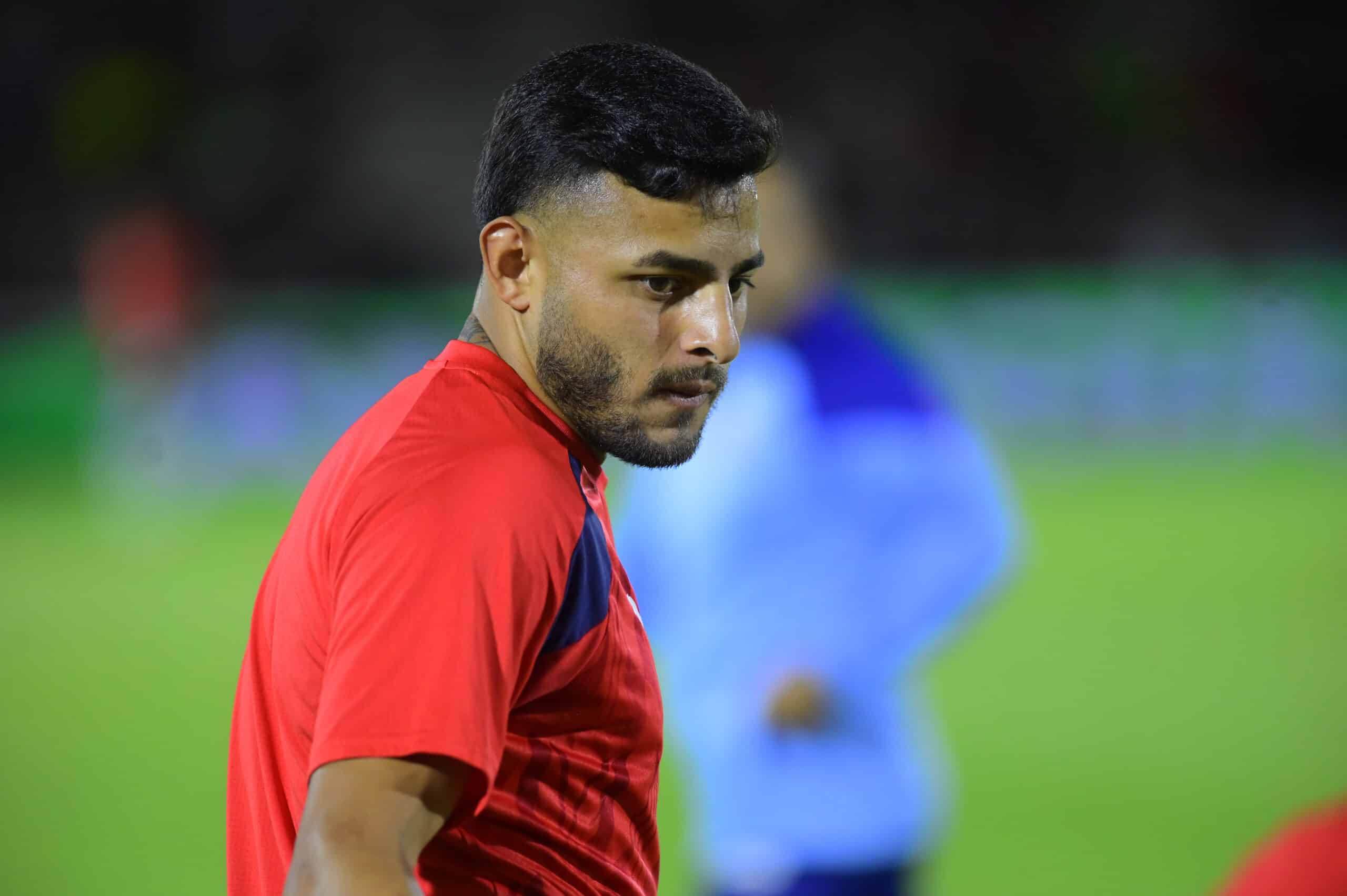 Alexis Vega en un entrenamiento con Chivas.