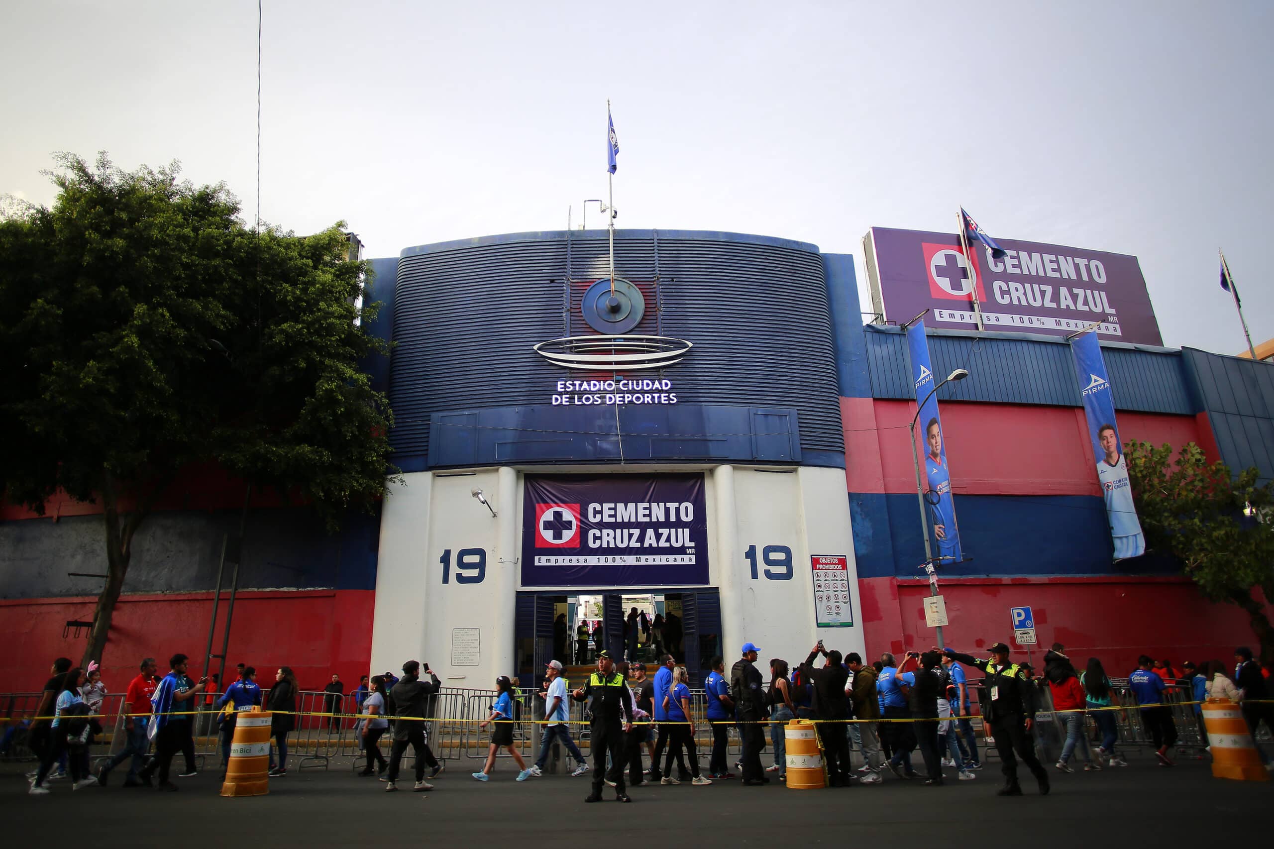 Vista general exterior durante el juego de la jornada 1 del Torneo Clausura 2024 de la Liga BBVA MX en el Estadio de Ciudad de los Deportes.