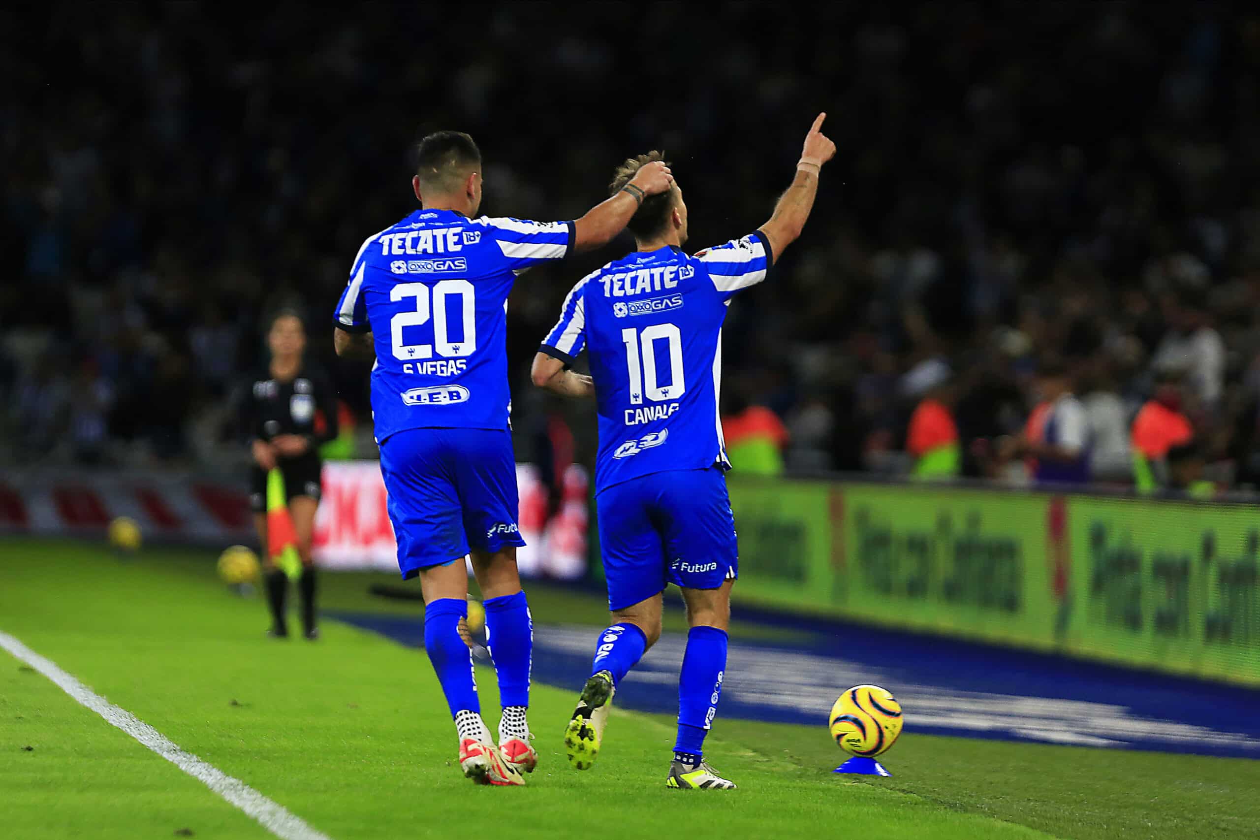Sergio Canales del Monterrey en festejo después de anotar el tercer gol de su equipo durante el juego de la jornada 3.