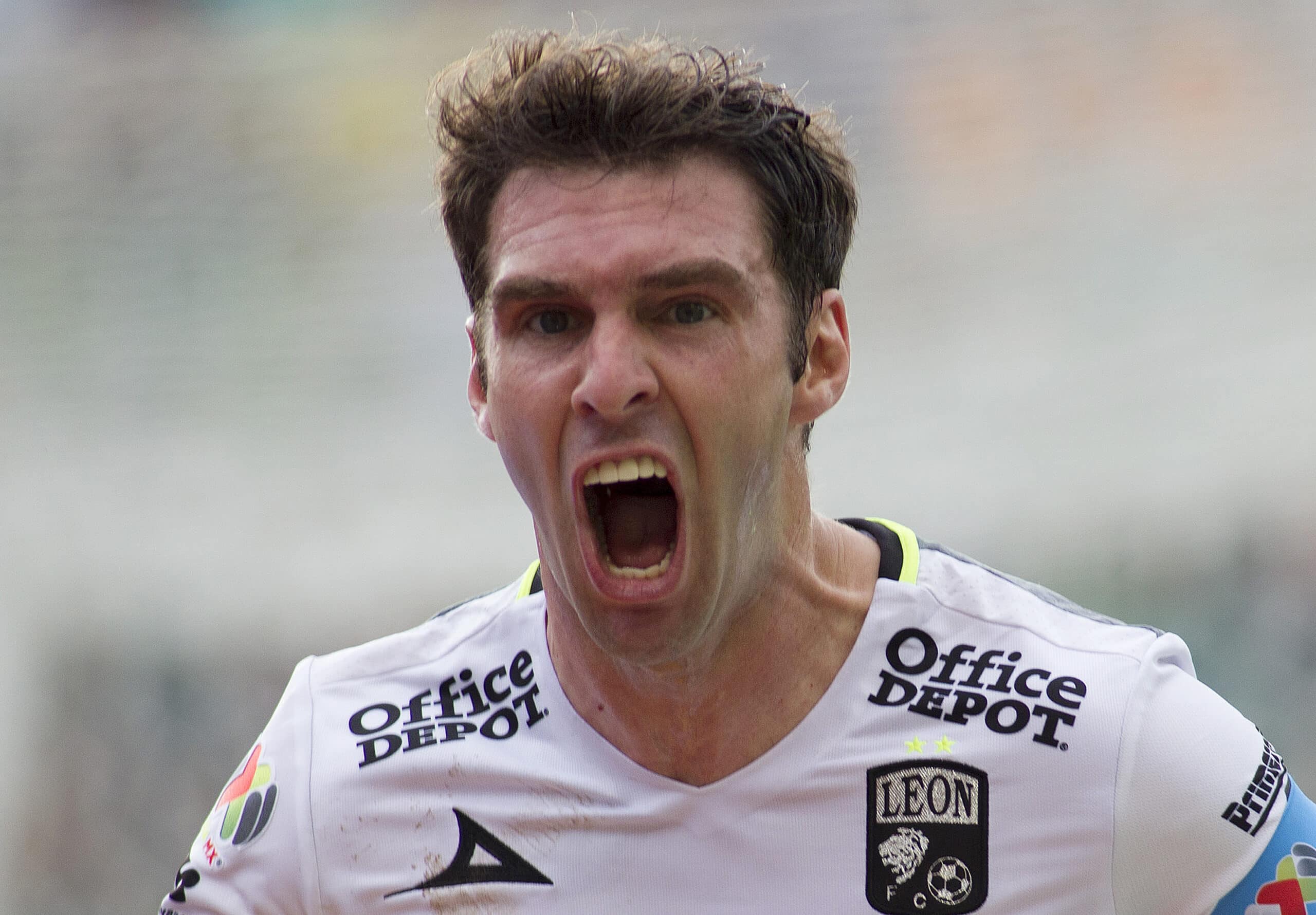 Mauro Boselli del León, en festejo durante el juego de la jornada 6 del torneo Apertura 2016.