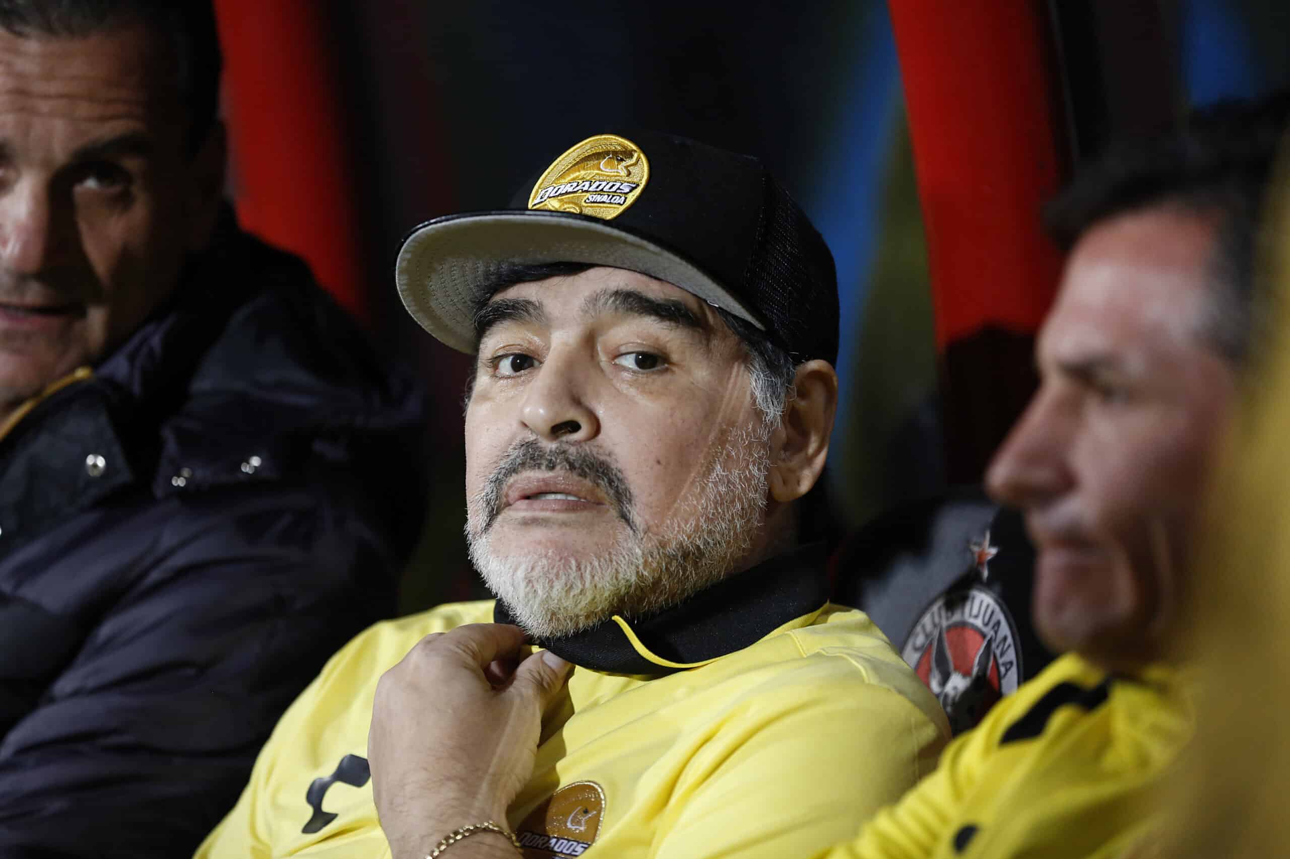 Diego Armando Maradona en un partido al mando de Dorados.