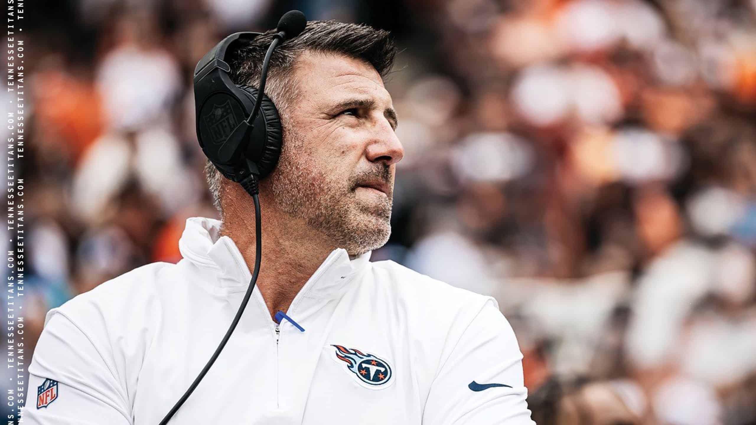 MIKE VRABEL DURANTE UN PARTIDO DE LOS TITANS EN LA NFL