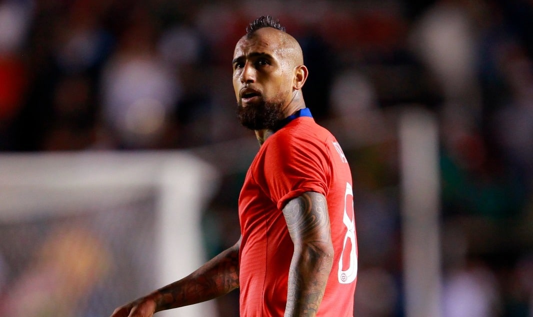 Arturo Vidal de Chile durante el juego amistoso contra la Selección de Chile en el estadio Corregidora.