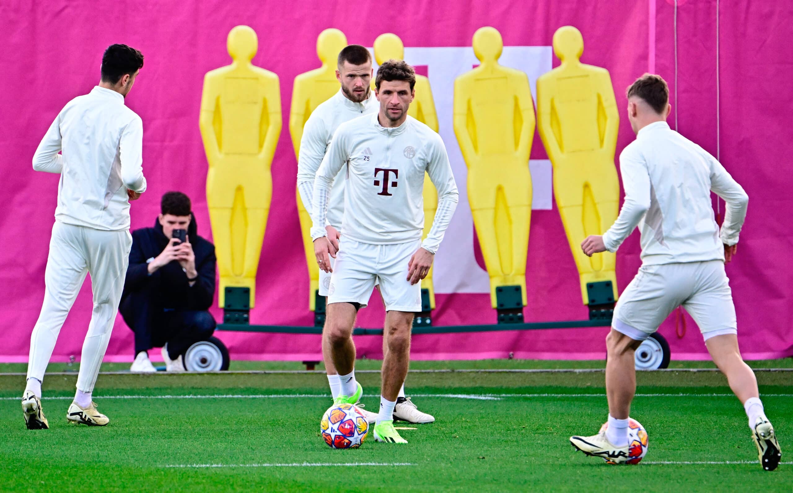Jugadores del Bayern Munich en el entrenamiento previo.