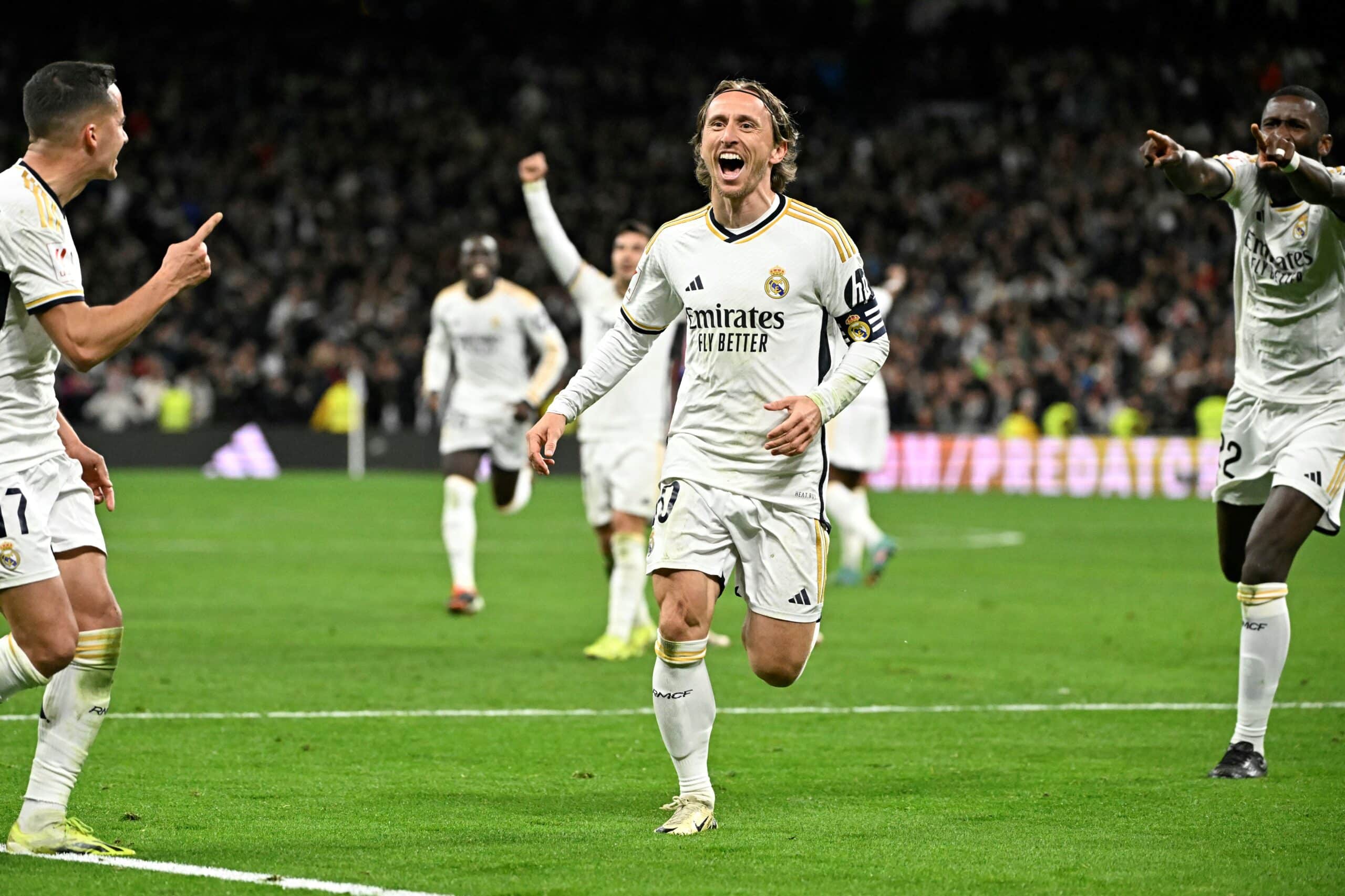 Luka Modrid festeja gol del triunfo del Real Madrid ante el Sevilla.