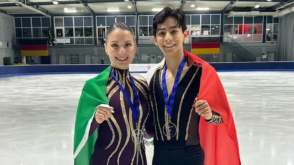 Los patinadores mexicanos Donovan Carrillo y Andrea Montesinos tienen un buen debut en Cuatro Continentes.