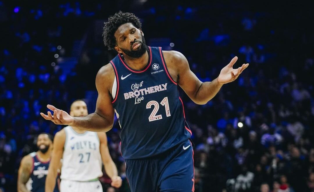 JOEL EMBIID CELEBRA TRAS UNA ANOTACIÓN PARA LOS SIXERS