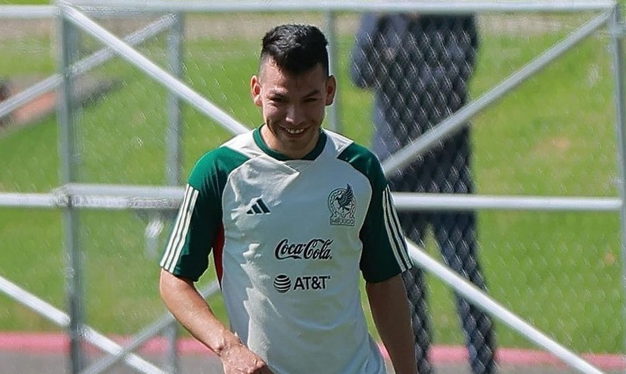 Hirving Lozano en entrenamiento con el Tricolor.