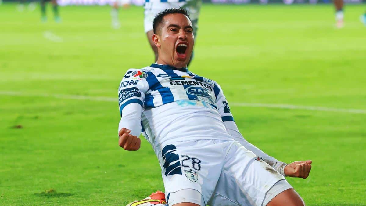 SÁNCHEZ FESTEJA SU GOL