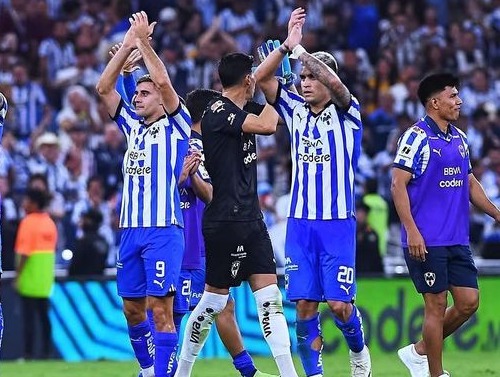 Jugadores de Rayados de Monterrey listos para las semifinales.