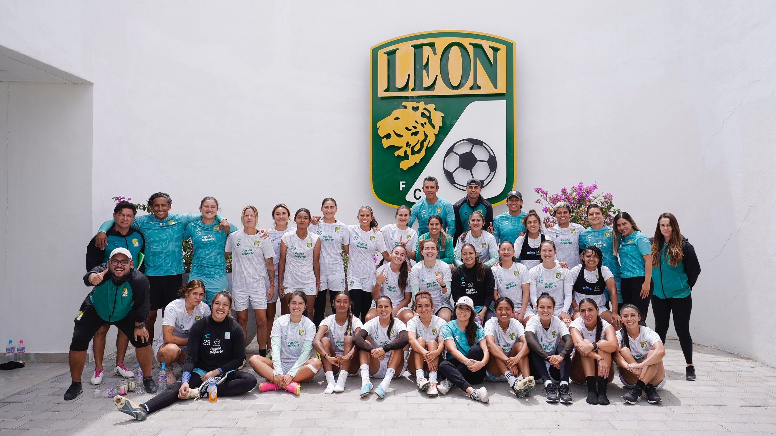 LEÓN FEMENIL CL2024