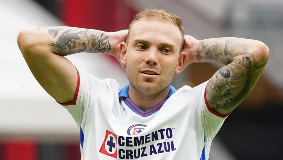 Carlos Rotondi se lamenta tras falla con el Cruz Azul.