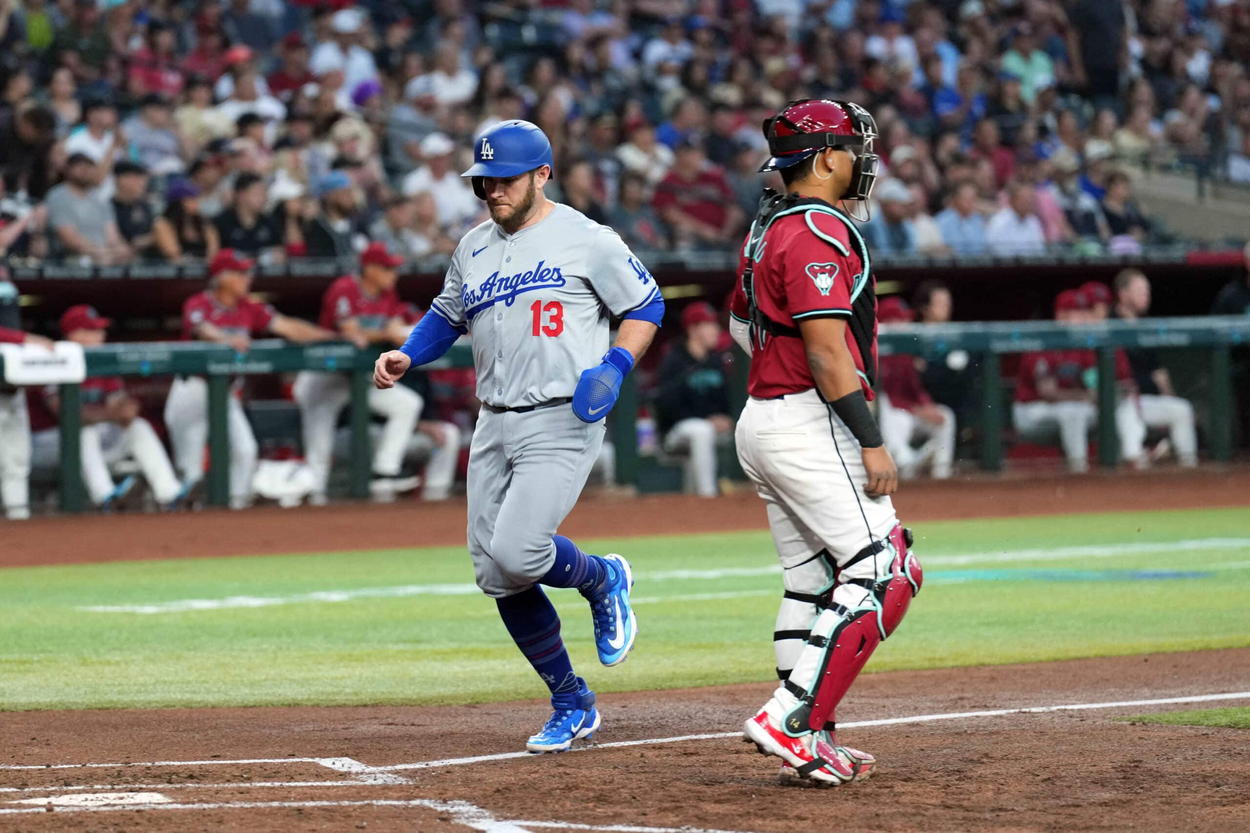 DODGERS ANOTA LA PRIMERA DEL JUEGO