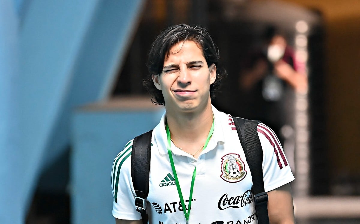 Diego Lainez es baja con la Selección Mexicana por lesión.