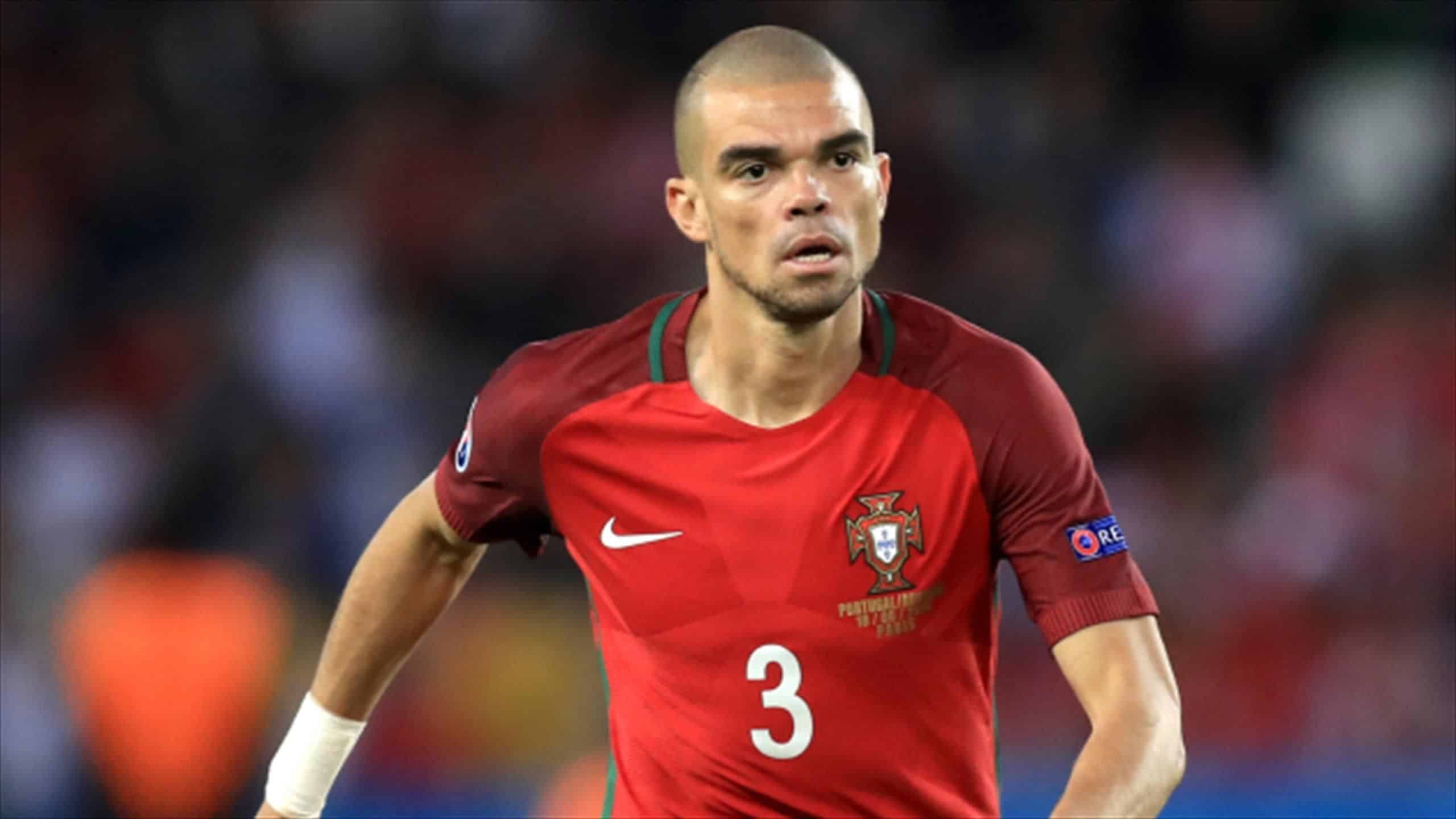 Pepe en partido amistoso con la Selección de Portugal.