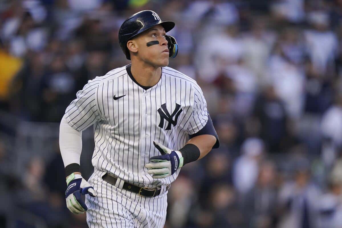 AARON JUDGE PEGA UN BOMBAZO DE CUATRO ESQUINAS