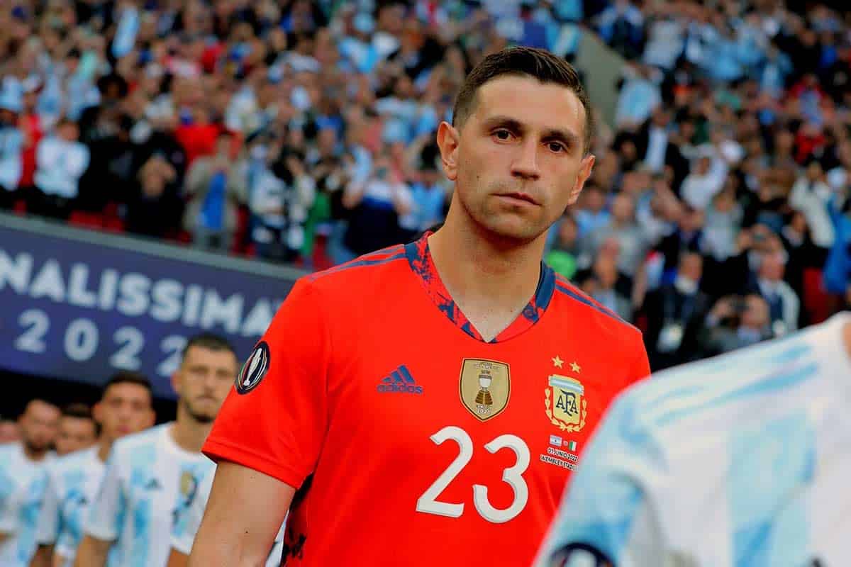 'Dibu' Martínez saliendo al primer juego de Argentina en la Copa América.