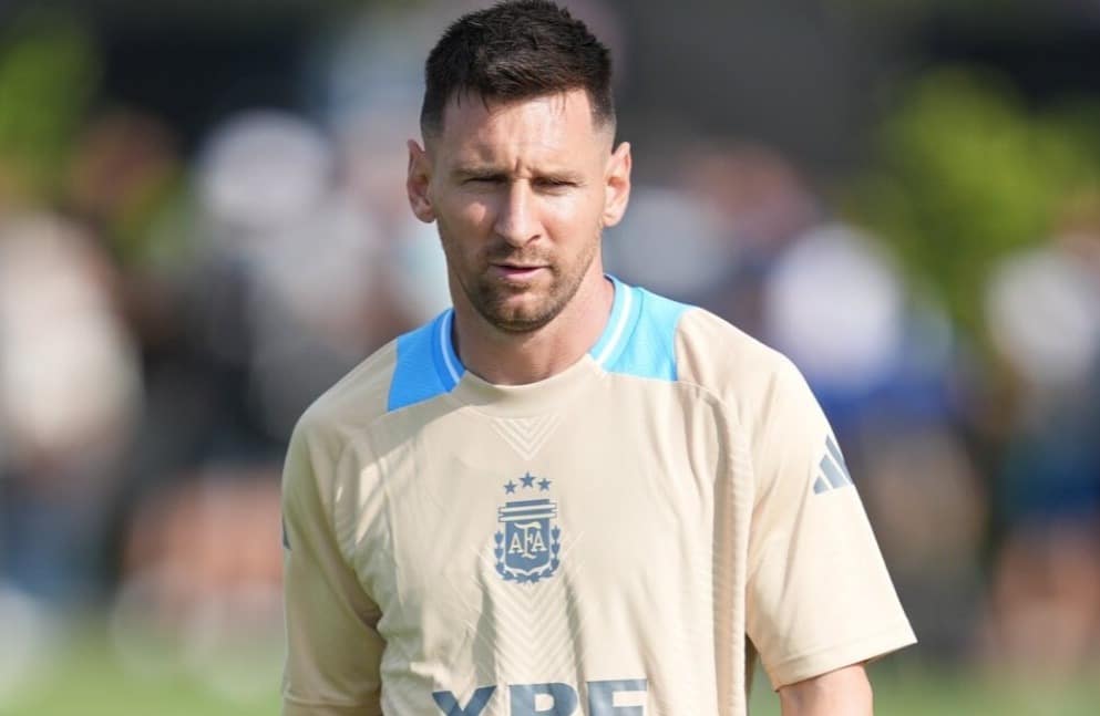 Lionel Messi en entrenamiento con Argentina.