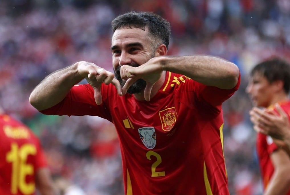 Dani Carvajal festeja su gol en el triunfo de España ante Croacia.